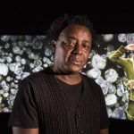 L’artista John Akomfrah, autor de ‘Vertigo Sea’. (Fundació Antoni Tàpies).