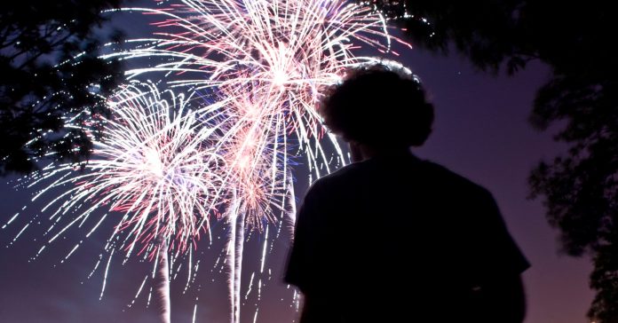 El 4 de julio se celebra el Día de la Independencia en Estados Unidos, una fiesta que se celebra con fuegos artificiales, entre otras actividades (Erik aldrich/Flickr)