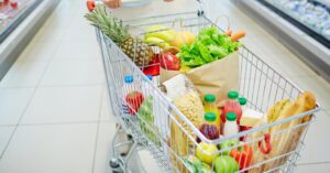 En épocas de inflación, el impacto se nota especialmente en el carro de la compra (pressfoto/Freepik)